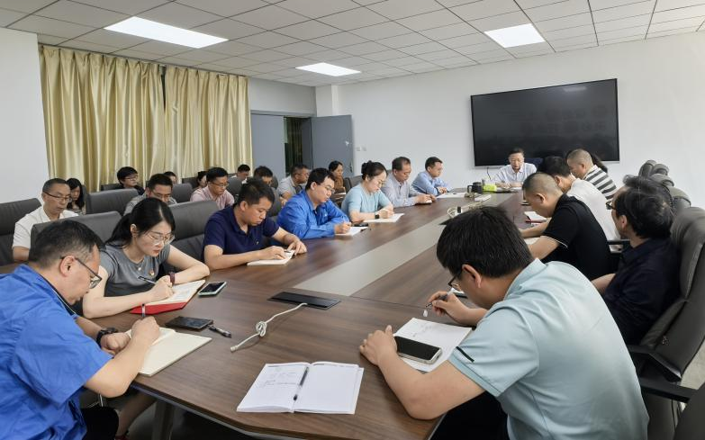 集团公司党委书记杨波教学深入贯彻中央八项划定精神学习教育专题党课